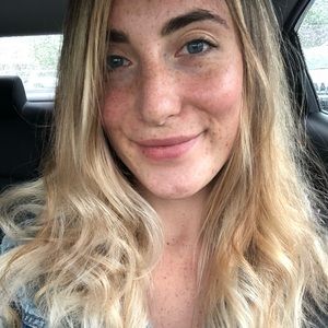 Meet your Posher, Julia